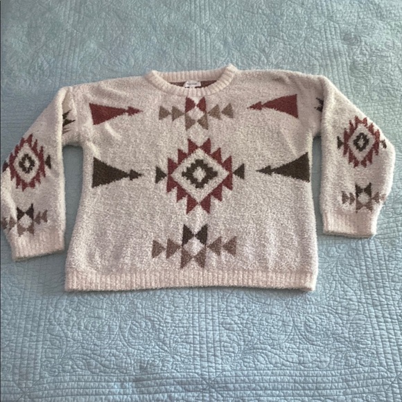 Cream and Green Geometric Crew Neck Sweater - Picture 3 of 7